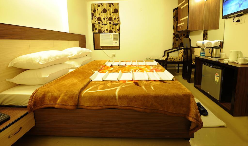 Hotel Hkj Residency Amritsar Exteriör bild